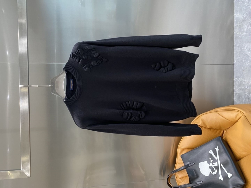 l0vis Vvtt0n sweater